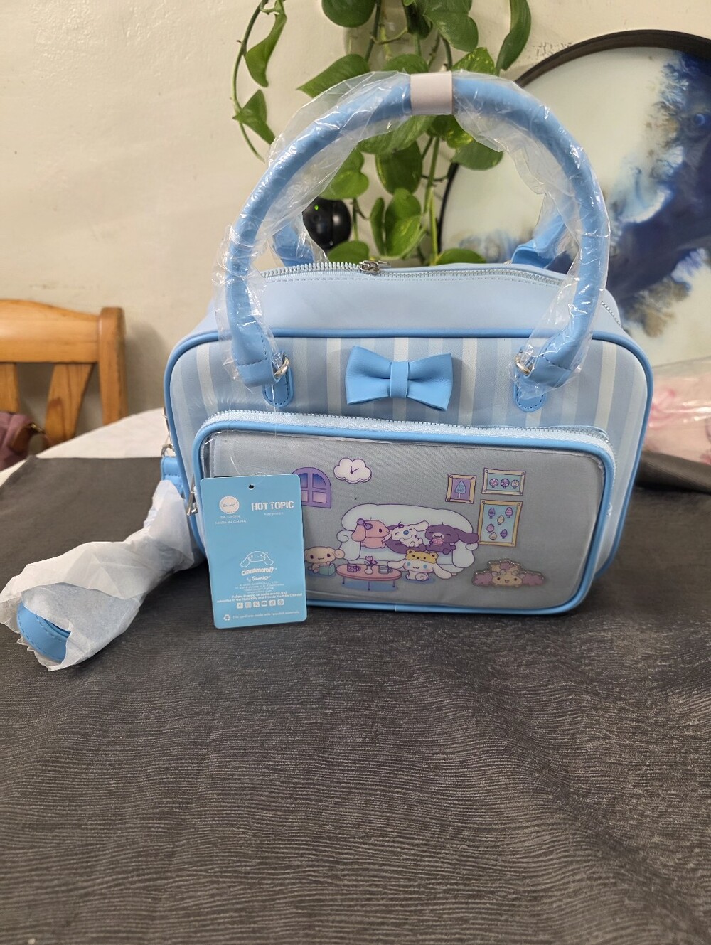 Her Universe Cinnamoroll Friends Pin Collector Handbag